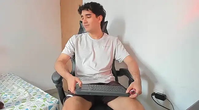 leo030809 online show from March 18, 4:17 pm