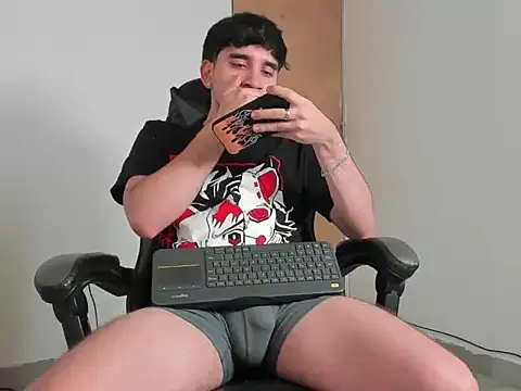 leo030809 online show from April 14, 8:25 pm