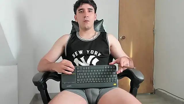 leo030809 online show from May 30, 9:31 pm