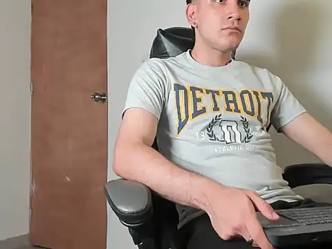 leo030809 online show from February 14, 9:04 pm