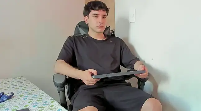 leo030809 online show from December 5, 2:17 pm