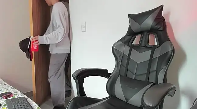 leo030809 online show from March 14, 4:09 pm