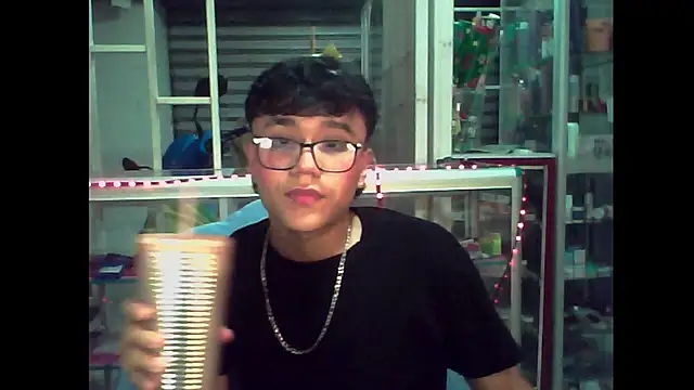 Snapshot of Baby_Cream chatting on December 10, 4:13 am Baby Cream online show from December 10, 4:13 am