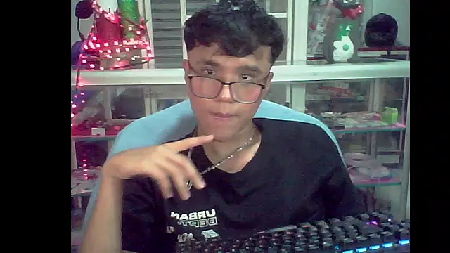 Snapshot of Baby_Cream chatting on December 11, 7:42 am Baby Cream online show from December 11, 7:42 am