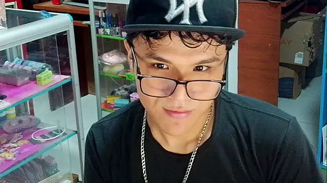 Snapshot of Baby_Cream chatting on February 20, 7:23 am Baby Cream online show from February 20, 7:23 am