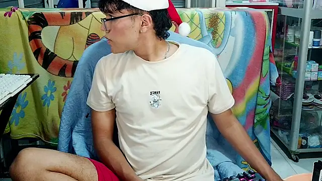 Snapshot of Baby_Cream chatting on December 17, 8:01 am Baby Cream online show from December 17, 8:01 am