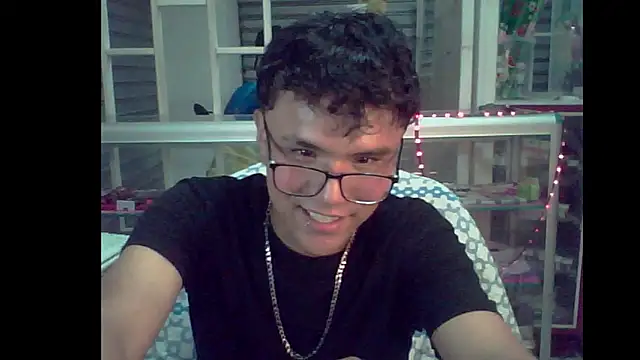 Snapshot of Baby_Cream chatting on December 10, 10:17 am Baby Cream online show from December 10, 10:17 am