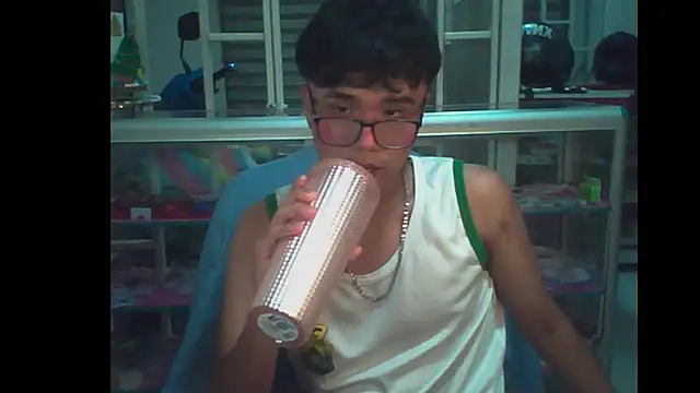 Snapshot of Baby_Cream chatting on December 13, 4:43 am Baby Cream online show from December 13, 4:43 am