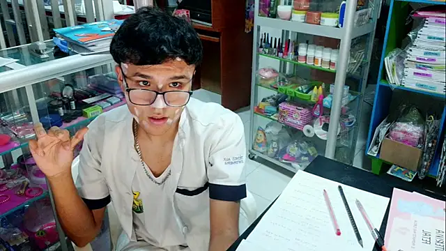 Snapshot of Baby_Cream chatting on February 11, 3:18 am Baby Cream online show from February 11, 3:18 am