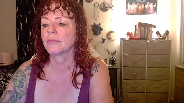 Nikkimastersgirl1091 online show from April 1, 1:30 am