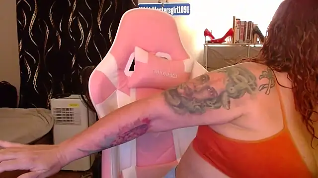 Nikkimastersgirl1091 online show from October 4, 7:04 pm