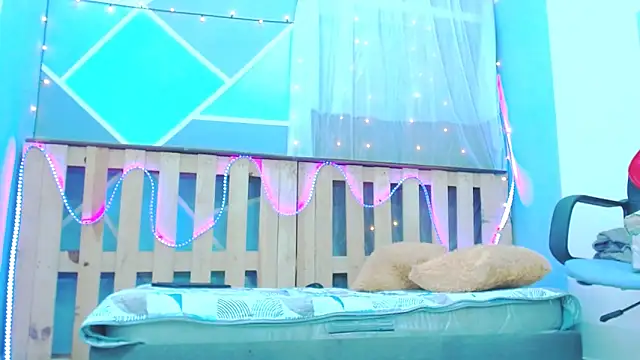 Michellcockxxx online show from February 26, 5:24 am