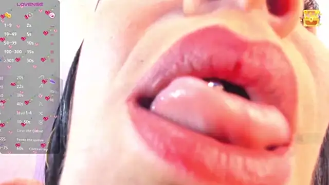 Snapshot of Michellcockxxx chatting on February 15, 10:25 am Michellcockxxx online show from February 15, 10:25 am