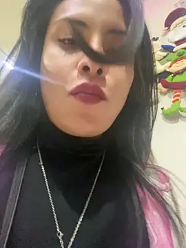 Snapshot of Effyvice13 chatting on December 15, 12:16 am Effyvice13 online show from December 15, 12:16 am