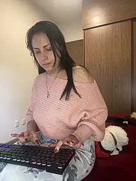 Effyvice13 online show from December 18, 1:37 pm