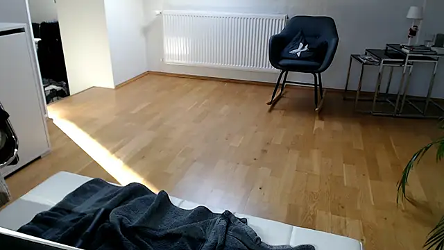 Snapshot of SportyAss00 chatting on December 1, 8:37 am SportyAss00 online show from December 1, 8:37 am