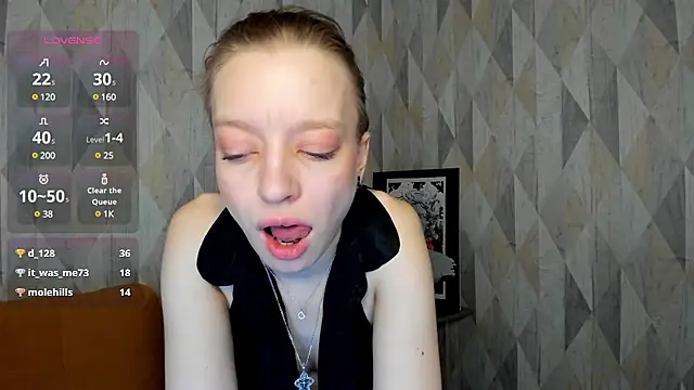 Snapshot of Michelle_Blond chatting on February 20, 1:30 pm Michelle Blond online show from February 20, 1:30 pm