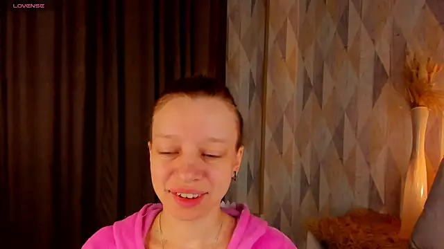 Snapshot of Michelle_Blond chatting on May 18, 1:06 am Michelle Blond online show from May 18, 1:06 am