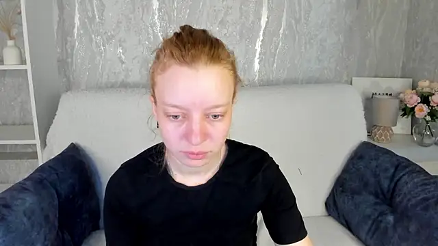 Michelle Blond online show from March 15, 7:37 am