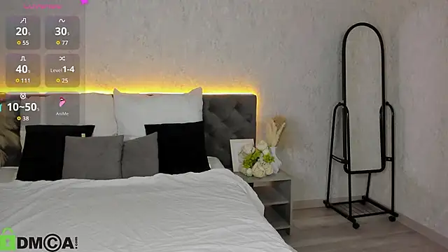 Michelle Blond online show from February 1, 9:18 am