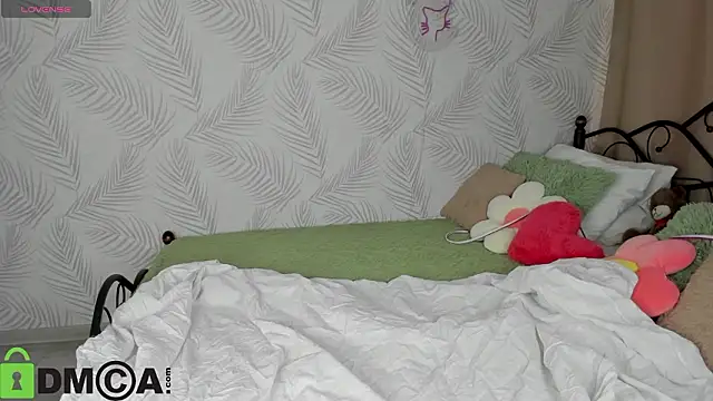 Michelle Blond online show from February 19, 8:00 am