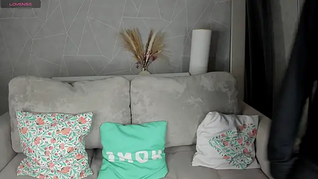 Michelle Blond online show from March 1, 8:36 am