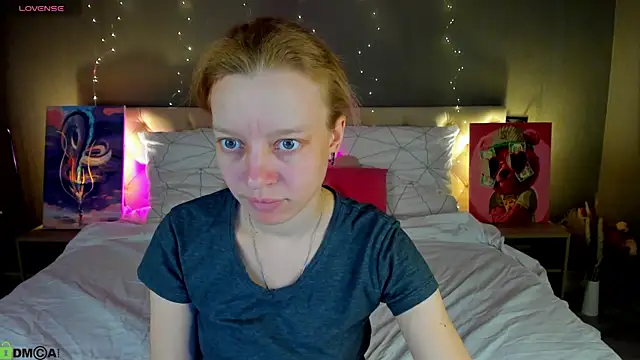 Snapshot of Michelle_Blond chatting on May 19, 1:10 am Michelle Blond online show from May 19, 1:10 am