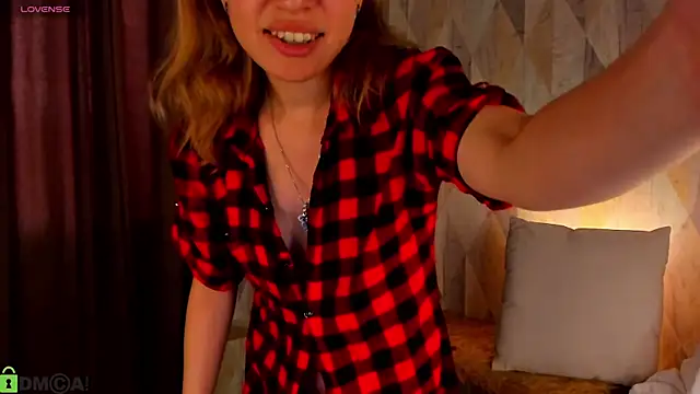 Snapshot of Michelle_Blond chatting on June 8, 1:11 am Michelle Blond online show from June 8, 1:11 am