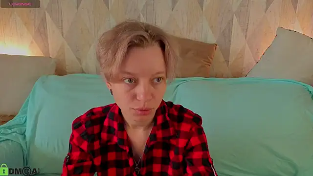 Snapshot of Michelle_Blond chatting on July 16, 1:13 am Michelle Blond online show from July 16, 1:13 am