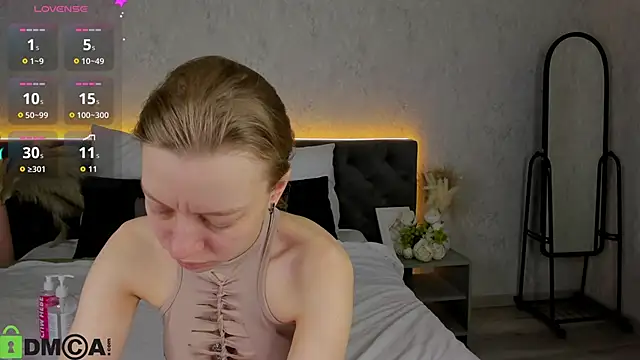 Michelle Blond online show from February 6, 9:05 am