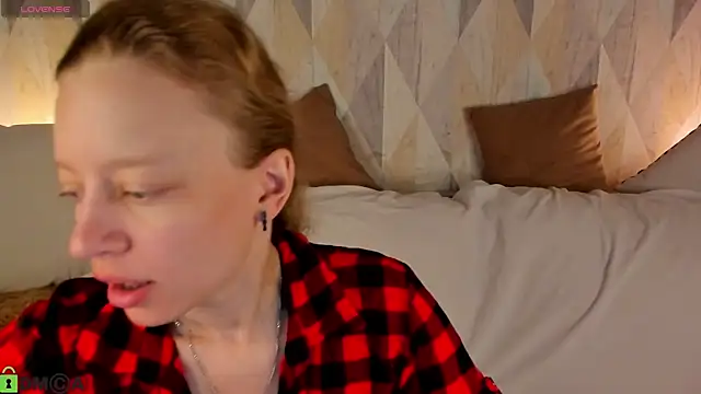 Snapshot of Michelle_Blond chatting on June 7, 1:11 am Michelle Blond online show from June 7, 1:11 am