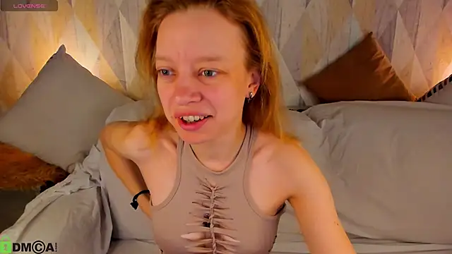 Snapshot of Michelle_Blond chatting on June 4, 1:10 am Michelle Blond online show from June 4, 1:10 am