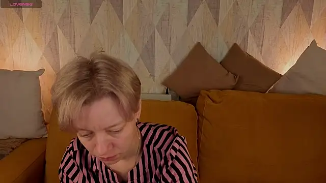Snapshot of Michelle_Blond chatting on July 8, 1:08 am Michelle Blond online show from July 8, 1:08 am