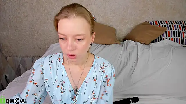 Michelle Blond online show from November 23, 8:57 am