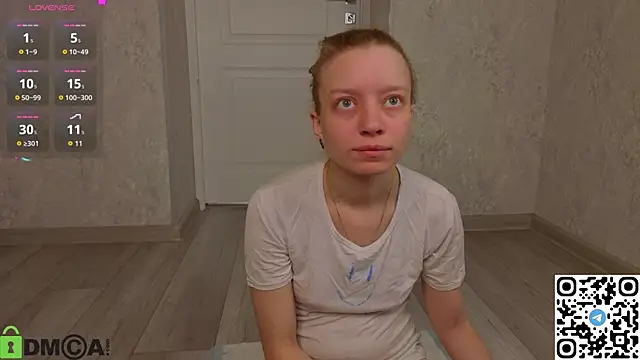Snapshot of Michelle_Blond chatting on April 21, 1:42 am Michelle Blond online show from April 21, 1:42 am