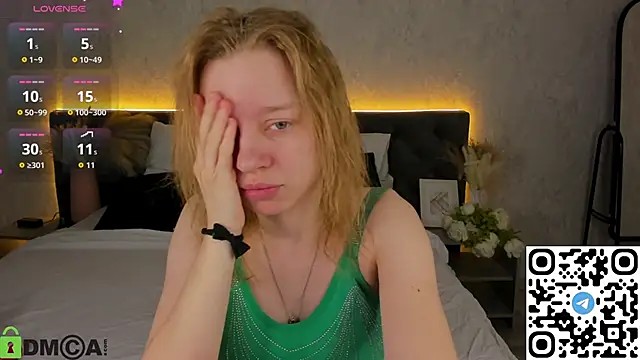 Michelle Blond online show from February 22, 3:31 am