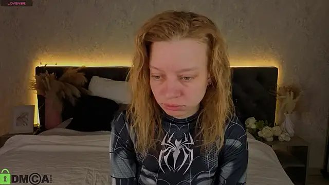 Snapshot of Michelle_Blond chatting on April 19, 1:06 am Michelle Blond online show from April 19, 1:06 am