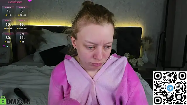 Michelle Blond online show from March 20, 9:21 am