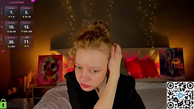 Michelle Blond online show from March 27, 8:26 am