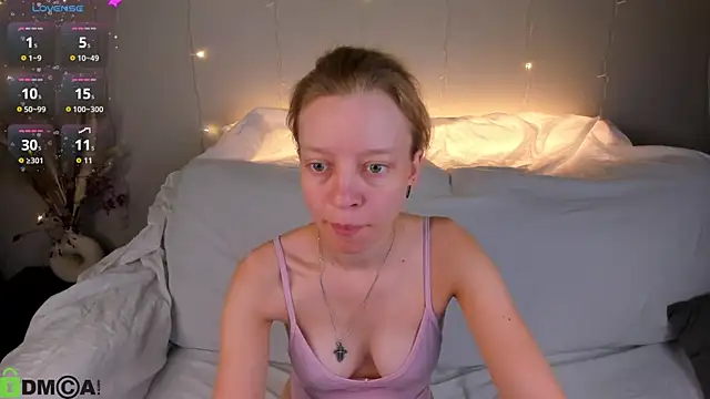 Snapshot of Michelle_Blond chatting on June 22, 11:35 pm Michelle Blond online show from June 22, 11:35 pm