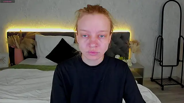 Michelle Blond online show from March 12, 9:24 am