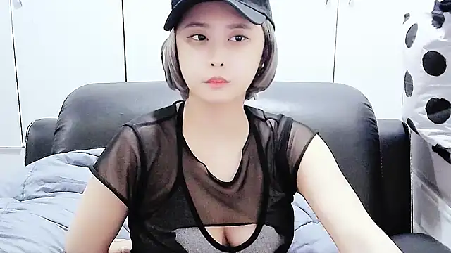 yourz tw online show from November 29, 2:06 pm