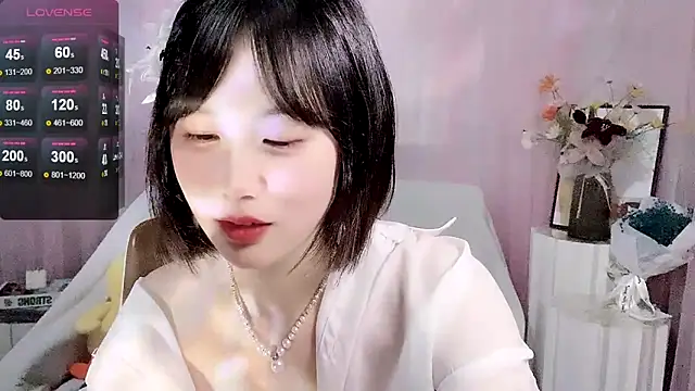 Snapshot of LaoSHI-999 chatting on March 11, 2:53 am LaoSHI-999 online show from March 11, 2:53 am