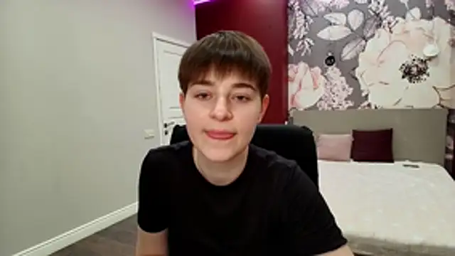 EmiliaYours online show from March 17, 3:59 pm