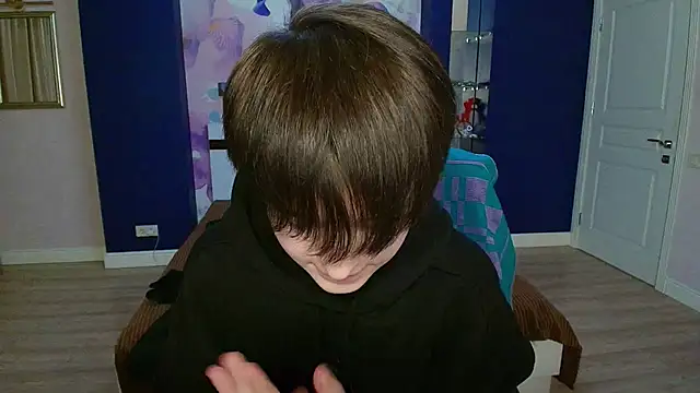 Snapshot of EmiliaYours chatting on February 15, 5:17 pm EmiliaYours online show from February 15, 5:17 pm