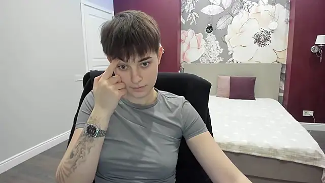 Snapshot of EmiliaYours chatting on November 29, 2:50 pm EmiliaYours online show from November 29, 2:50 pm