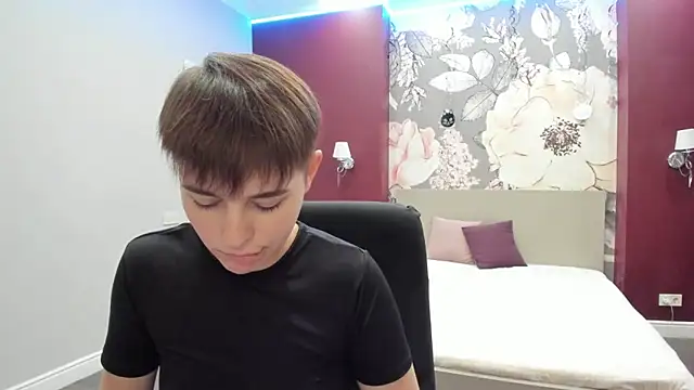 Snapshot of EmiliaYours chatting on October 6, 1:34 pm EmiliaYours online show from October 6, 1:34 pm