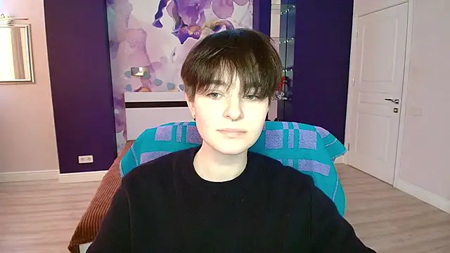 Snapshot of EmiliaYours chatting on February 18, 1:33 pm EmiliaYours online show from February 18, 1:33 pm