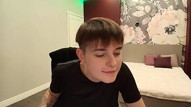 Snapshot of EmiliaYours chatting on September 29, 2:34 pm EmiliaYours online show from September 29, 2:34 pm