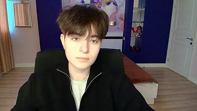 Snapshot of EmiliaYours chatting on March 1, 12:45 pm EmiliaYours online show from March 1, 12:45 pm